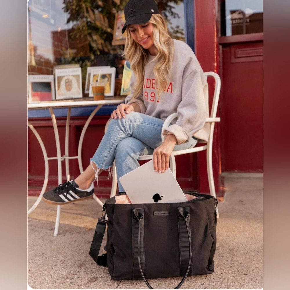 NWT POPPY & PEONIES Daily Tote